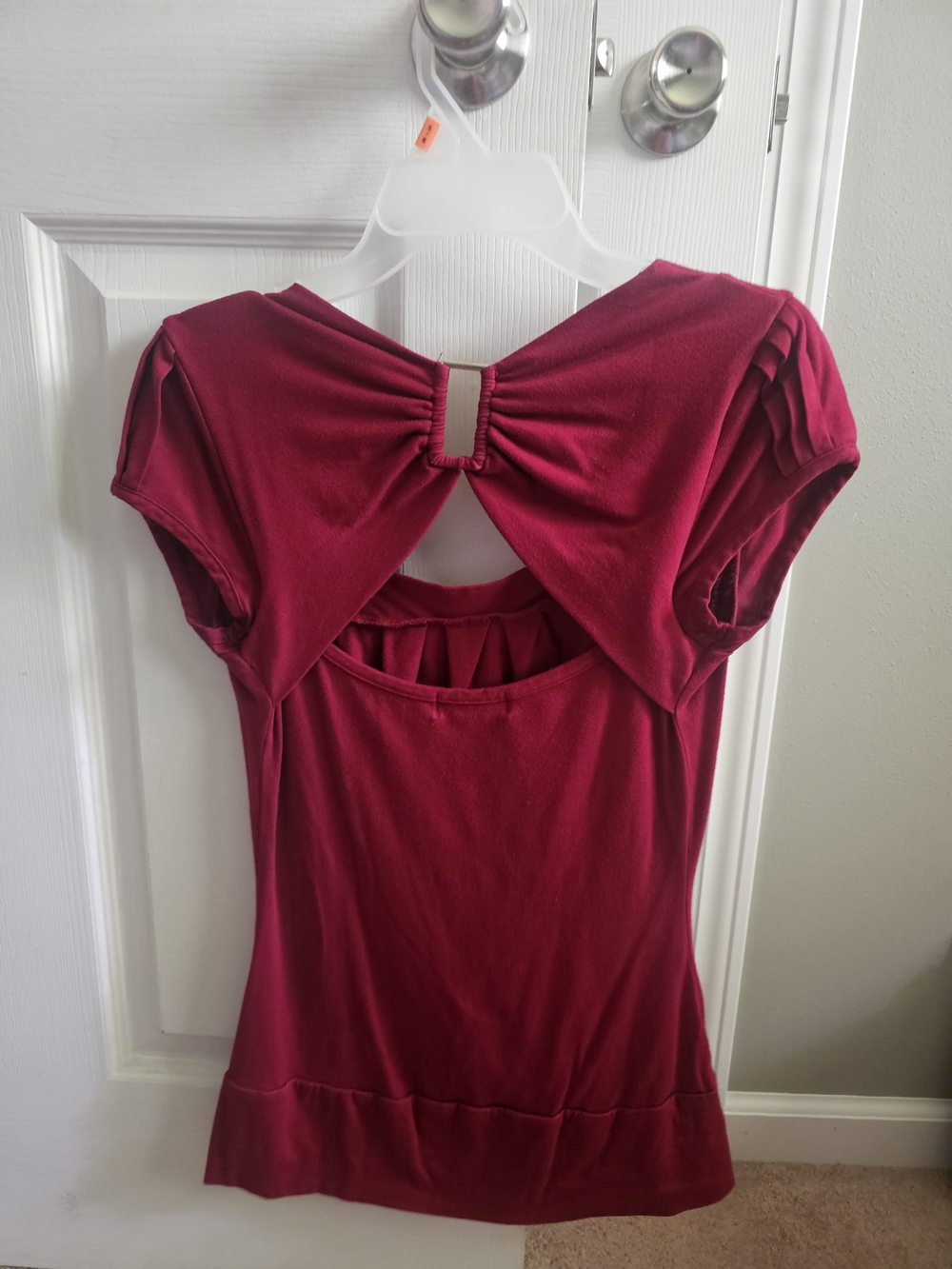 Junior’s Short Sleeve Twist-Back Top in Deep Red - Picture 3 of 3